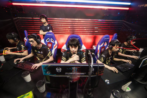 层到顶级赛 层到顶级赛