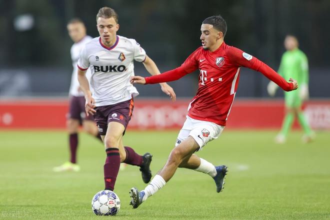 尽管巴萨与 尽管巴萨与