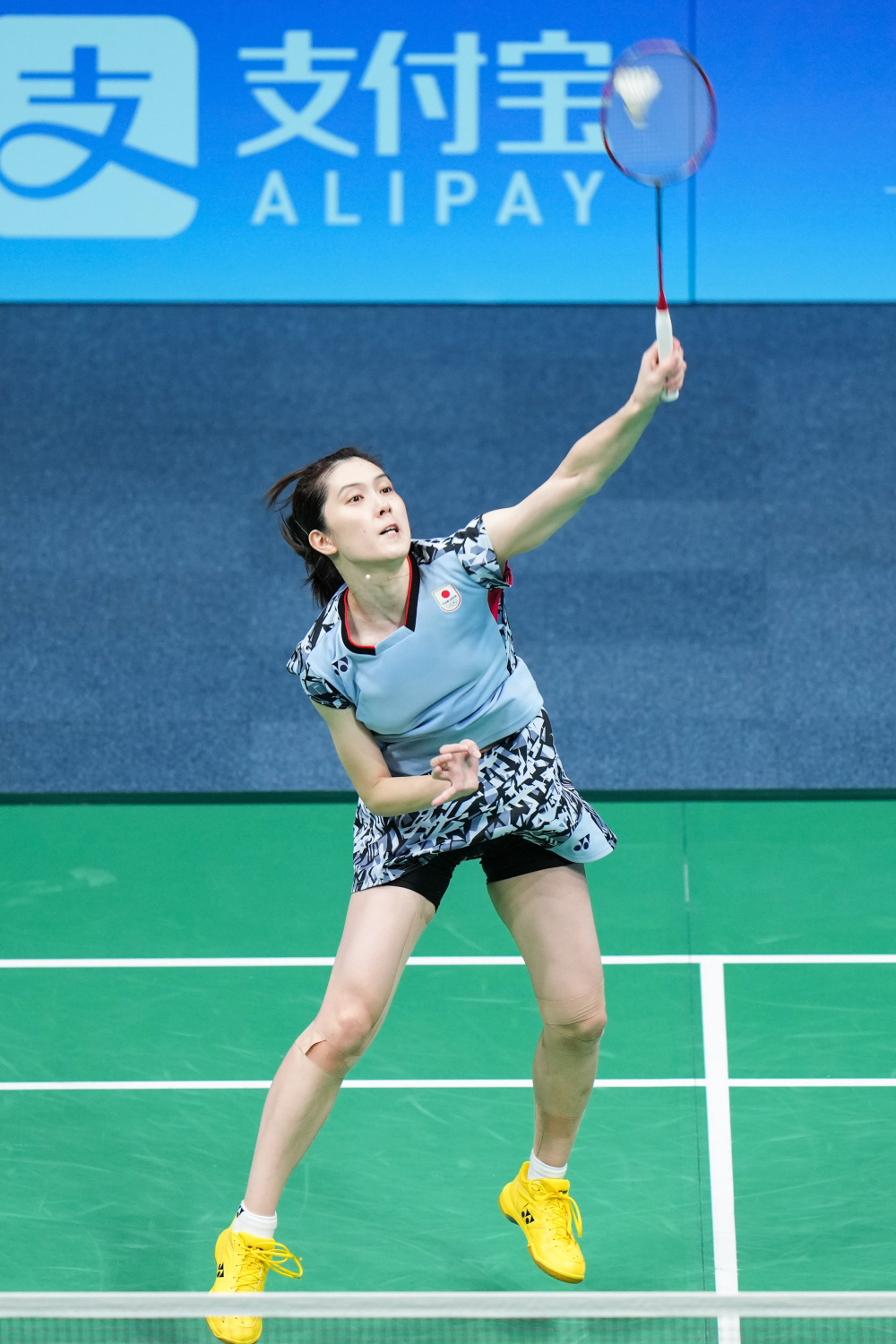 在泪水背后 在泪水背后